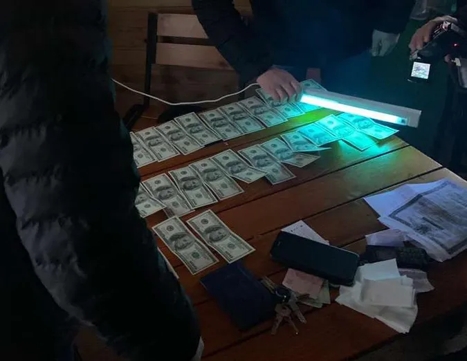 На Волині посадовця з Держгеокадастру та сільського голову судитимуть за хабар в 3700 доларів