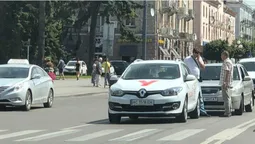 У центрі  Луцька – ДТП: утворився затор (фото)