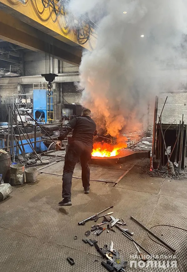 На Волині знищили добровільно здану зброю і боєприпаси (фото)