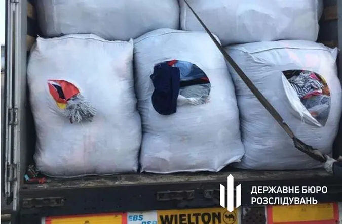 Пропустив вантаж без контролю: волинський митник піде під суд