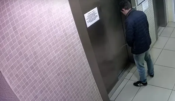 Лучанин заплатить майже 500 гривень за те, що справив нужду під під’їздом