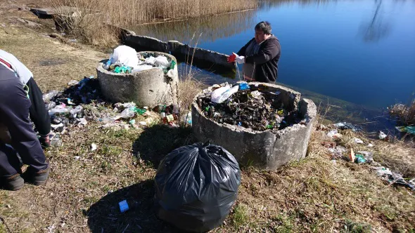 На берегах волинських водойм зібрали понад 200 мішків сміття (фото)