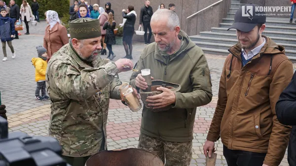 Волонтери привезли у Луцьк вогонь єдності (фото)