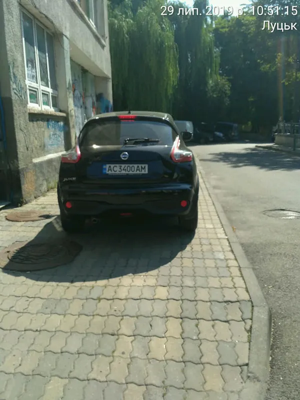 У Луцьку за місяць склали 102 протоколи на «паркохамів» (фото)