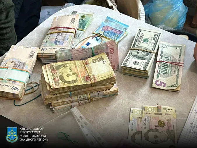 Волинянин за $15000 мав вивезти ухилянта за кордон (фото)