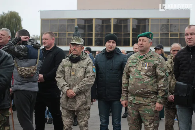 У Луцьку поклали квіти до стели загиблим захисникам України (фото, відео)
