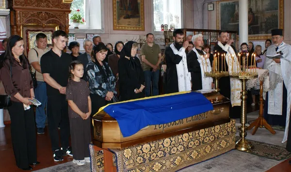Майже два роки вважали зниклим: на Волині поховали захисника Андрія Білана (фото)