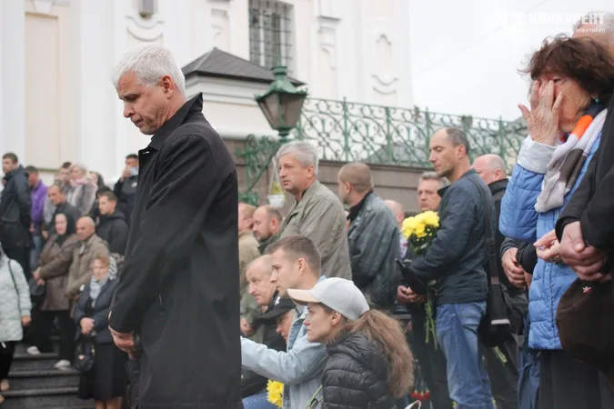 У Луцьку попрощалися із загиблими захисниками Ігорем Бохонюком і Романом Волошкіним (відео)