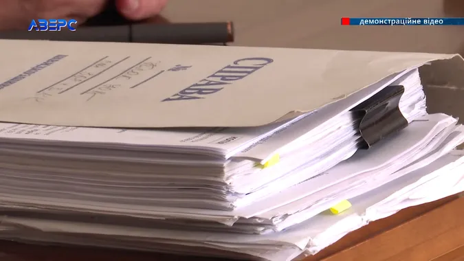 Просив захисту в поліції: у Луцьку техпрацівниця однієї з шкіл «загризла» чоловіка (відео)