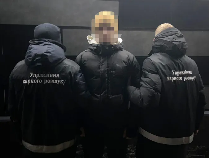 Марихуана, амфетамін, трамадол: у Луцьку затримали чоловіка з наркотиками (фото)