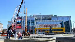 Перед "Променем" встановлять креативну писанку (фото)