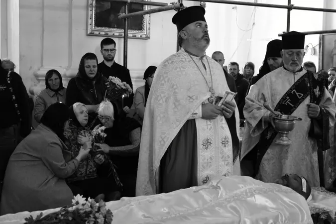 У Луцьку попрощалися із загиблим воїном Русланом Собуцьким (фото, відео)