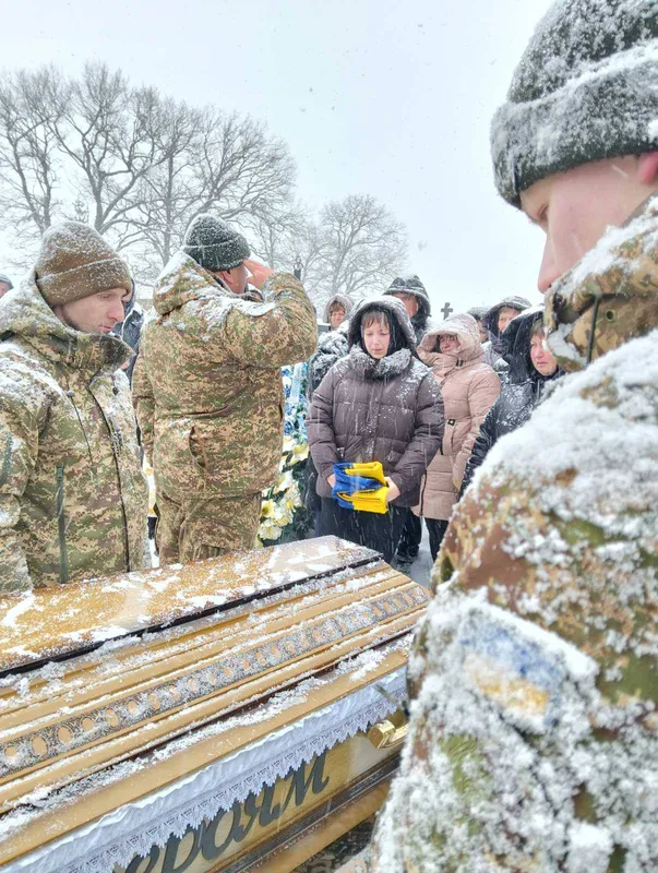 Серце воїна зупинилося в лікарні: на Волині провели в останню путь Василя Ярмолюка