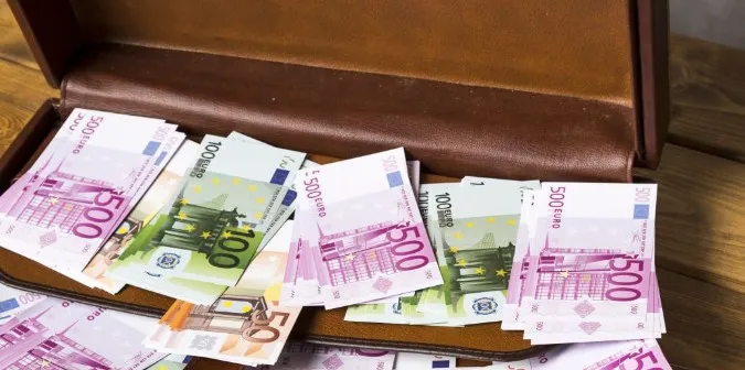 У Франції мільйонер заповів місту свої статки, проте поставив умову: що він попросив