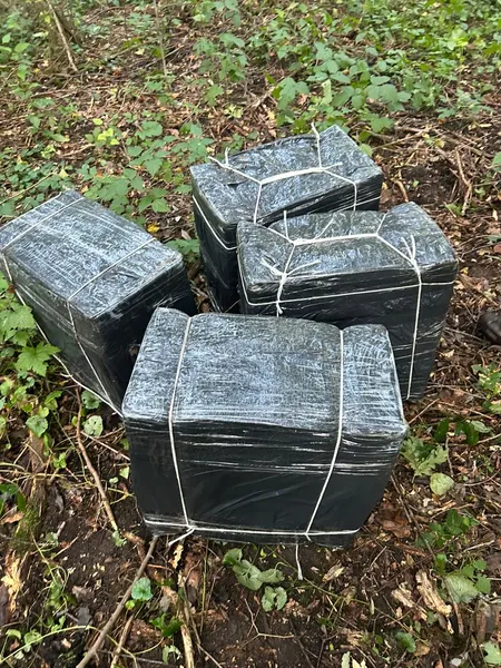 Десять ящиків цигарок до Польщі: на Ковельщині затримали контрабандистів