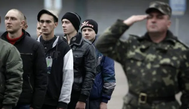 Весняний призов: невдовзі лучанам роздаватимуть повістки