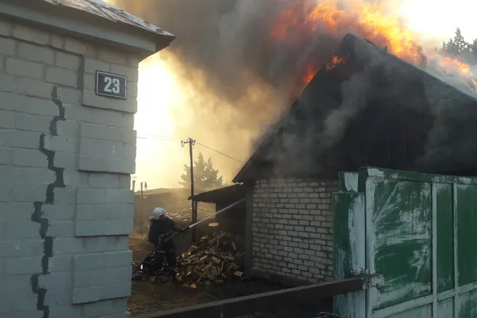 В Іваничівському районі горіла господарська споруда, в Ківерцівському – будинок