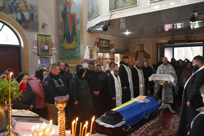 Загинув на Донеччині: Луцька громада попрощалася з Вячеславом Терьохіним (фото)