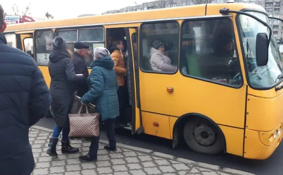 «Мені що – битися з пасажирами?»: водій луцької маршрутки розповів, за що його оштрафували на 17 тисяч