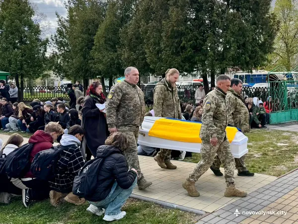 На Волині в останню путь провели Героя Богдана Каспрука (фото)