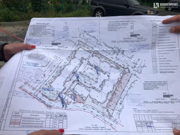 Ланцюг розбрату: як два ОСББ у Луцьку побили горшки через стоянку (ФОТО)