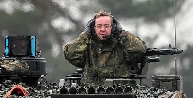 Двері НАТО трішки прочинені для України, але говорити про вступ не час, – Пісторіус