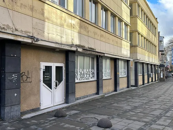 У столітній будівлі у серці Луцька буде солодкий заклад з історією