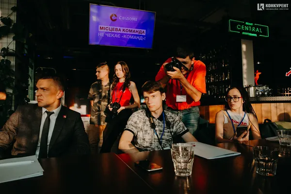 «Місто потрібно довірити місцевій команді»: найцікавіше з брифінгу Покровського та Надточій (фото)