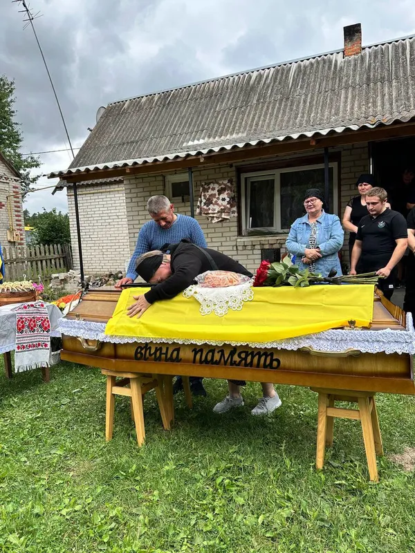 Поліг у бою ще у 2024 році: Волинь попрощалася з юним воїном Олегом Мазяром (фото)