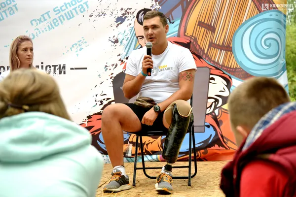 Щирі історії від молодих ветеранів: на «Бандерштаті» виступили нескорені (фото)