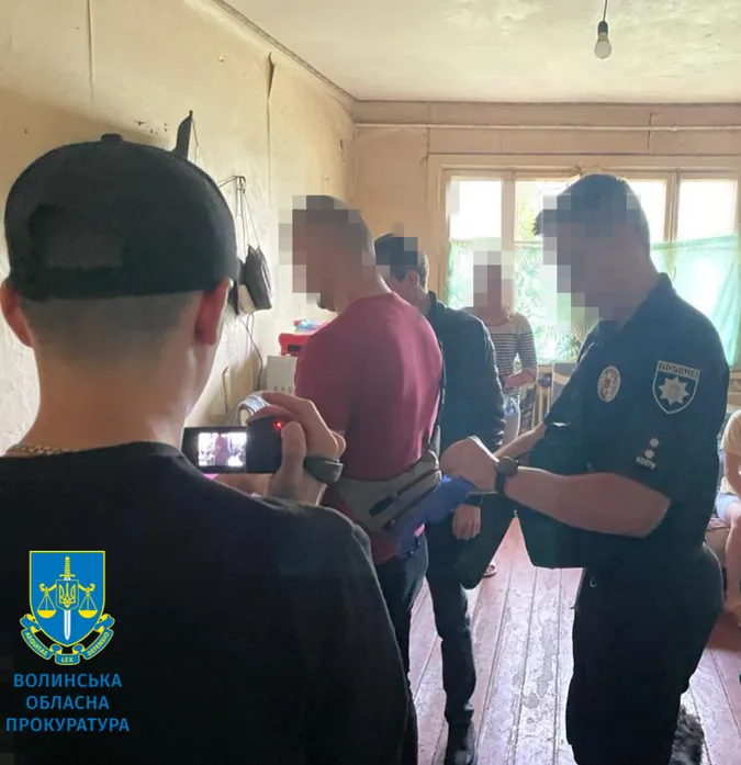 Волинянина, який видурював гроші нібито на лікування військових, взяли під варту