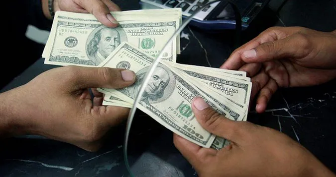 Українцям найбільше грошей надсилають зі США, а вони – в Росію
