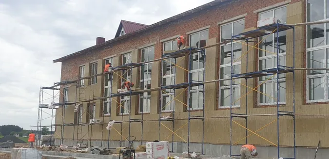 Показали нову школу в Башликах: обіцяють відкрити до нового навчального року (фото)