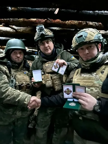 Комбриг 100-ї бригади на «нулі» відзначив воїнів Луцького батальйону (фото)