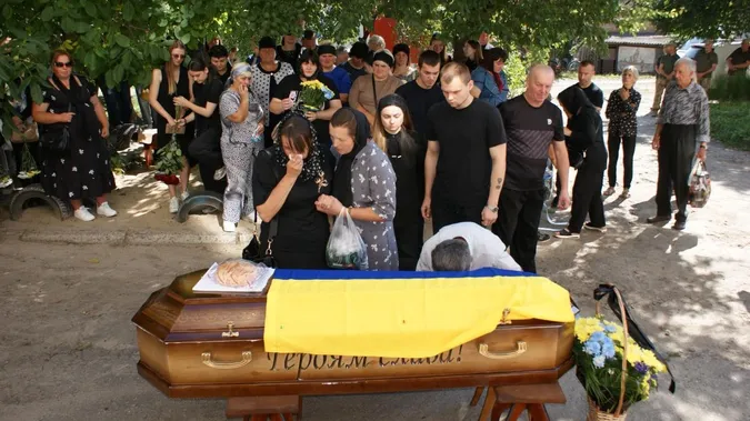 На Волині в останню земну дорогу провели Героя Олексія Калюха (фото)