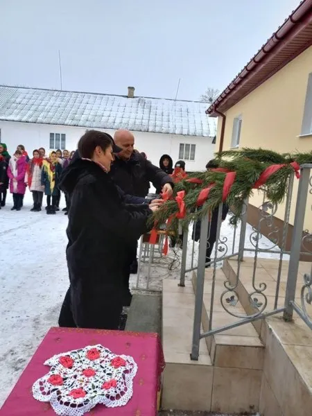 З пафосом і червоною стрічкою: на Рівненщині відкрили новий туалет за 4 мільйони
