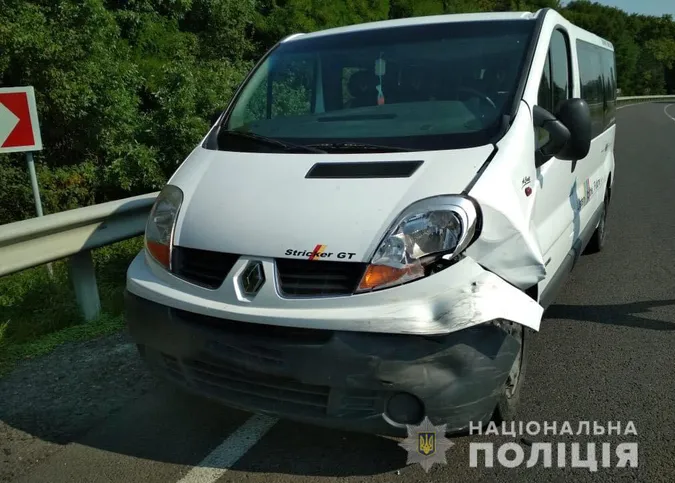 На волинській трасі зіткнулися два «Renault» (фото)