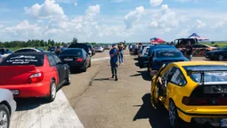 Біля Луцька стартували всеукраїнські автоперегони (фото, відео)