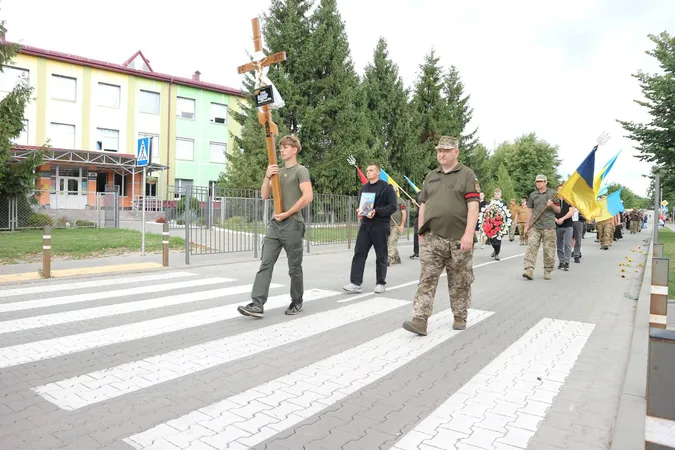У громаді на Волині попрощалася із Захисником України Володимиром Соняком (фото)