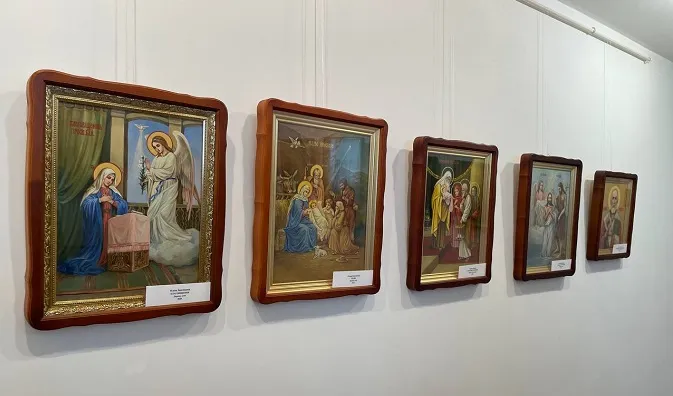 У Музеї волинської ікони відкрили виставку сакрального живопису трьох сестер