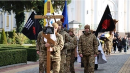 У Луцьку провели в останню дорогу полеглого нацгвардійця Анатолія Кравчука (фото)