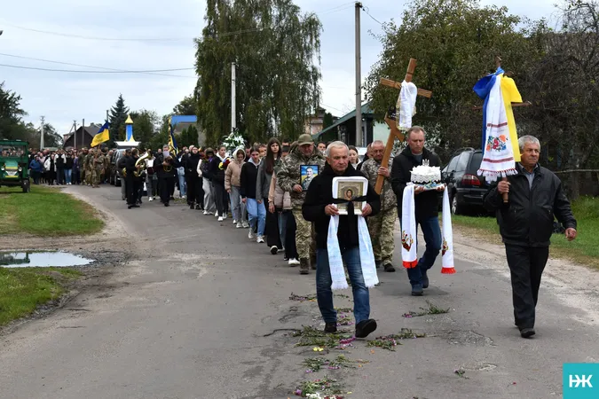 Повернувся не на весілля, а на свій похорон: на Волині попрощалися з капітаном волинської «сотки»