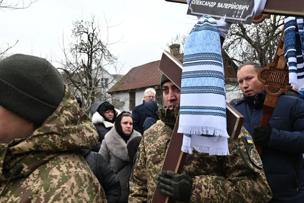 У селі біля Луцька попрощались із полеглим захисником Олександром Гавришем (фото)