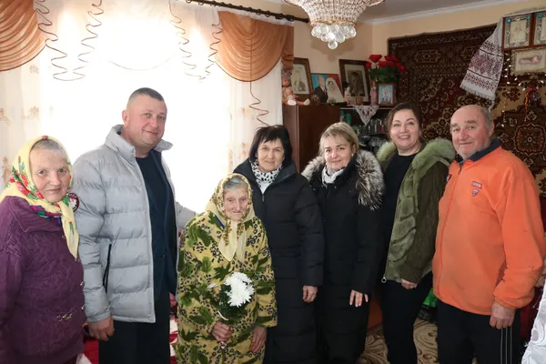 Життєвий шлях довжиною у 95 років: у Журавниках привітали поважну ювілярку