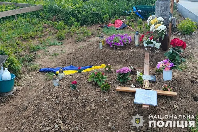 Розкидані хрести і прапори: на Тернопільщині сплюндрували могили захисників (фото)