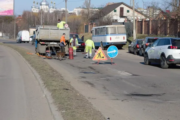 Ремонт дороги на Карпенка-Карого в Луцьку
