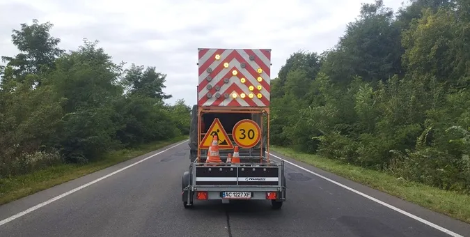 На Волині оновлюють розмітку на стратегічно важливих автошляхах (фото)