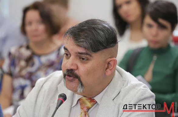 Заборона нацистської символіки в Німеччині та декомунізація в Україні: як реалізуються закони на практиці