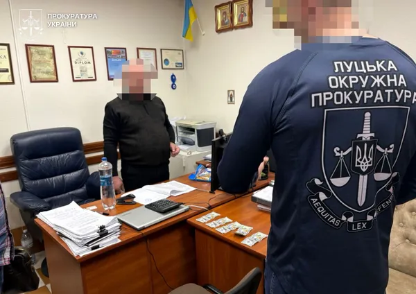 Схема на 3500 доларів: волинський адвокат обіцяв «вирішити» питання з судом та лікарнею (фото)