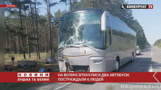 На Волині зіткнулися два автобуси з пасажирами – є потерпілі (відео)